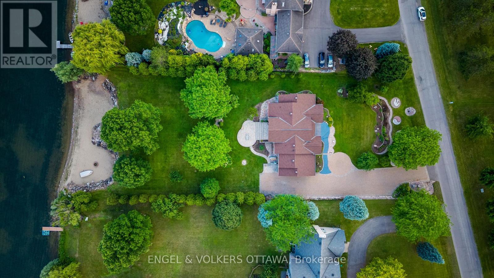 1562 LAKESHORE DRIVE - 43