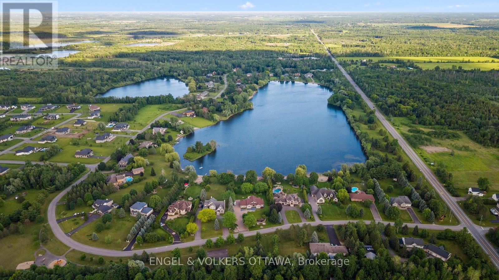 1562 LAKESHORE DRIVE - 44