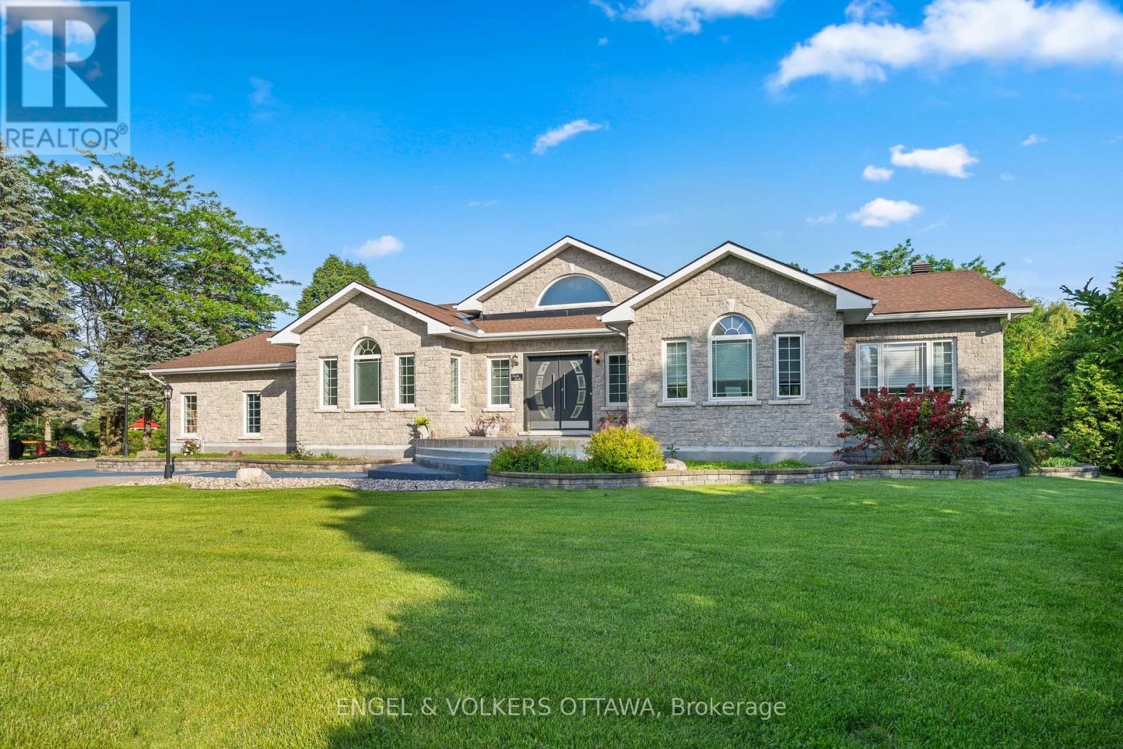 1562 LAKESHORE DRIVE - 5