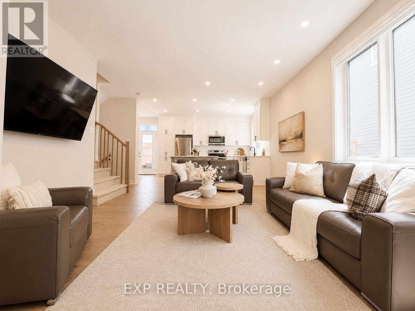 3 Bed, 3 Bath House for Sale in Ottawa – 647 CREVIER WALK, Ottawa – MLS# X13466300 - Image 8