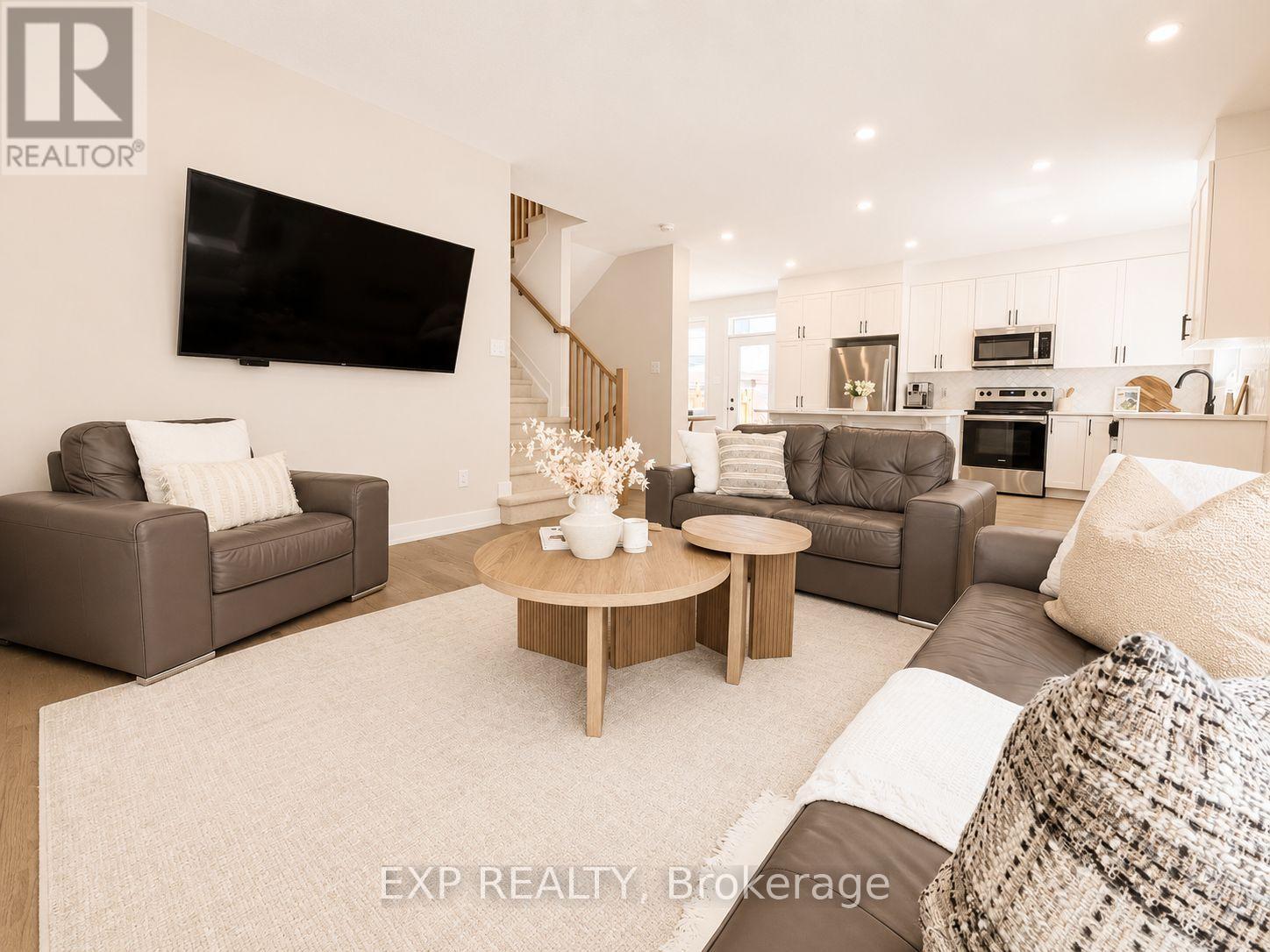 3 Bed, 3 Bath House for Sale in Ottawa – 647 CREVIER WALK, Ottawa – MLS# X13466300 - Image 9