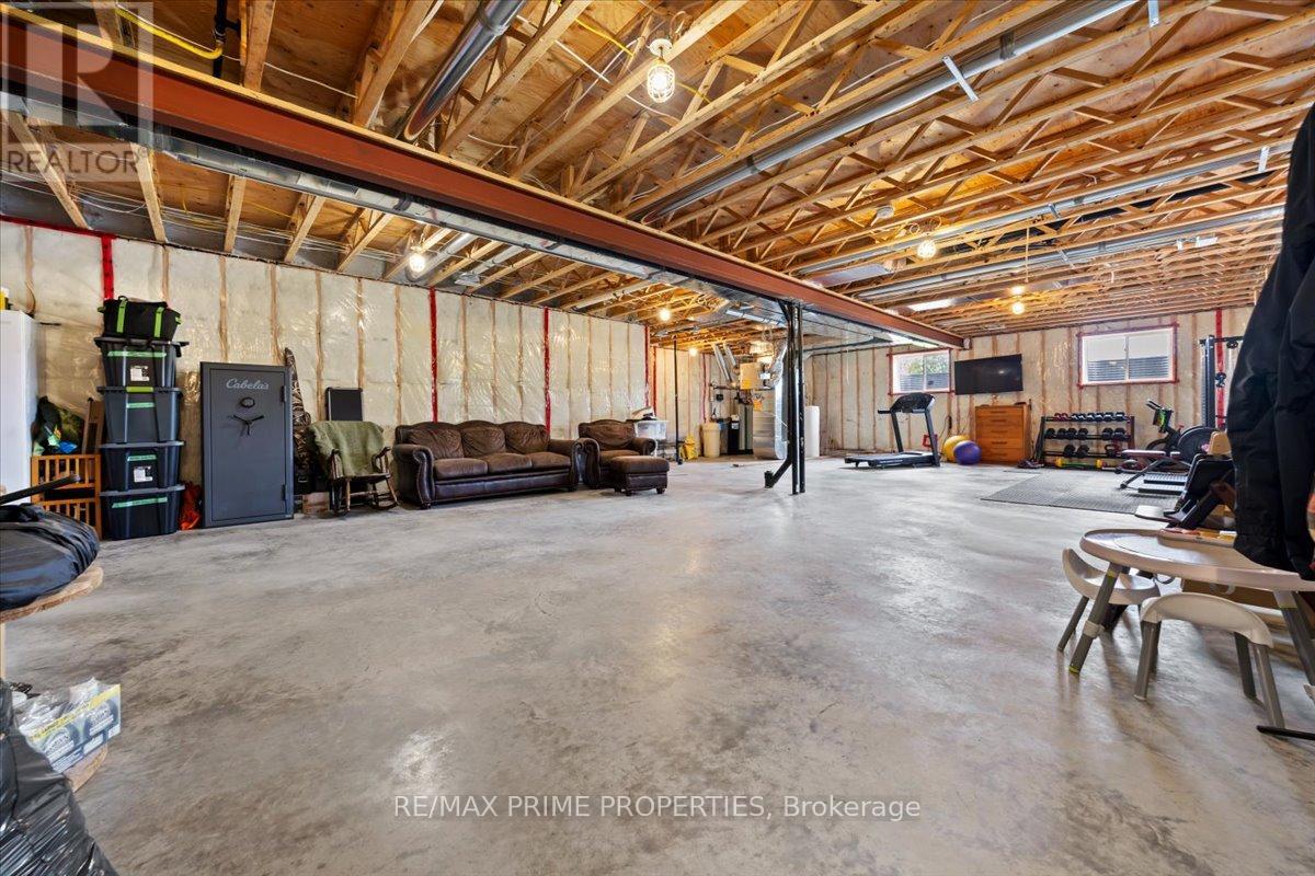 111 COMBA LANE - Image 32