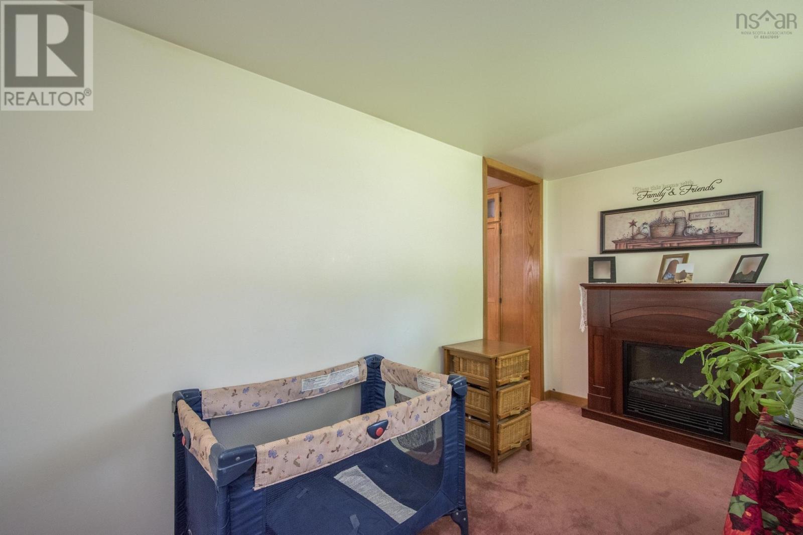 8770 Highway 201 - 26