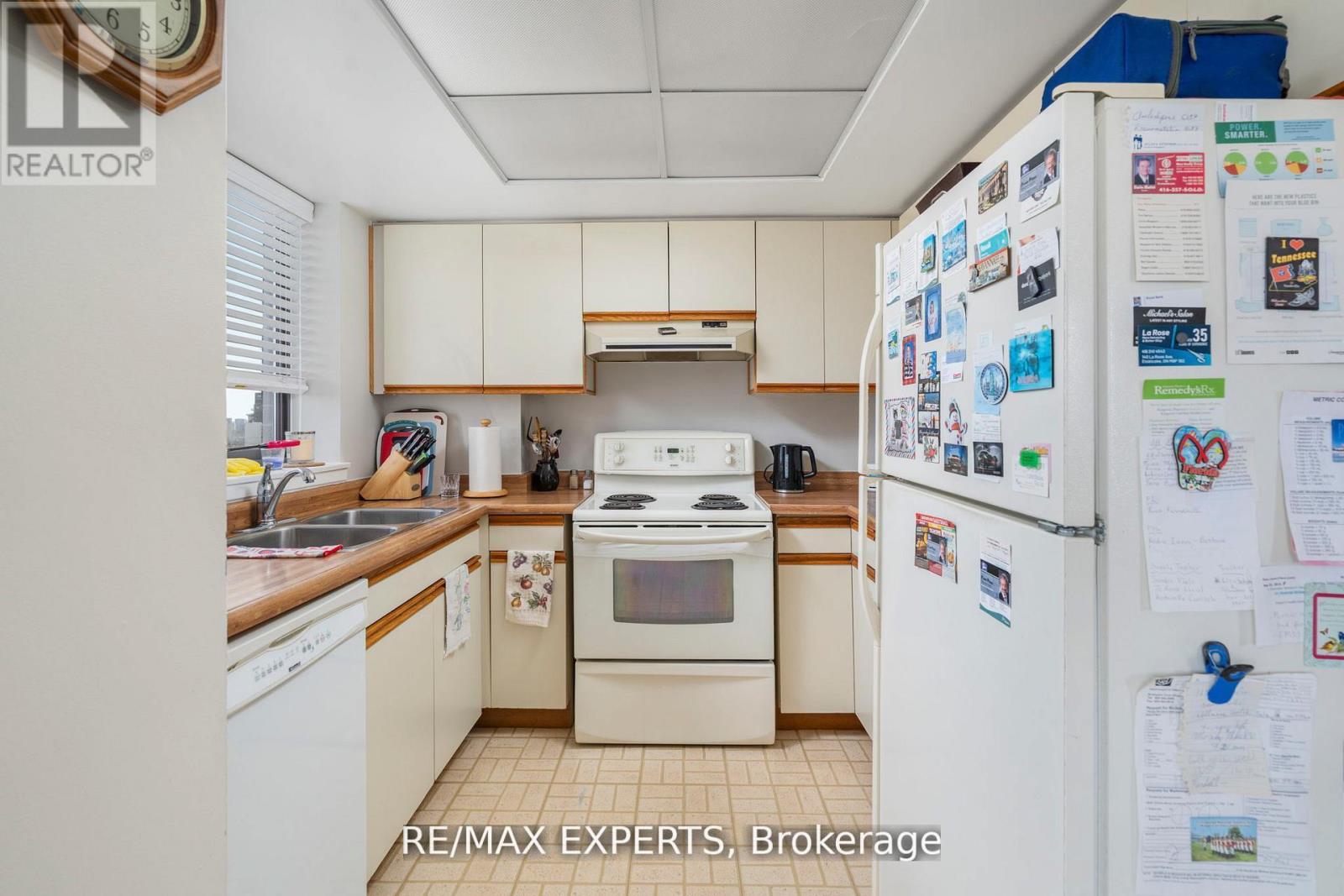 #1103 40 RICHVIEW ROAD - 16