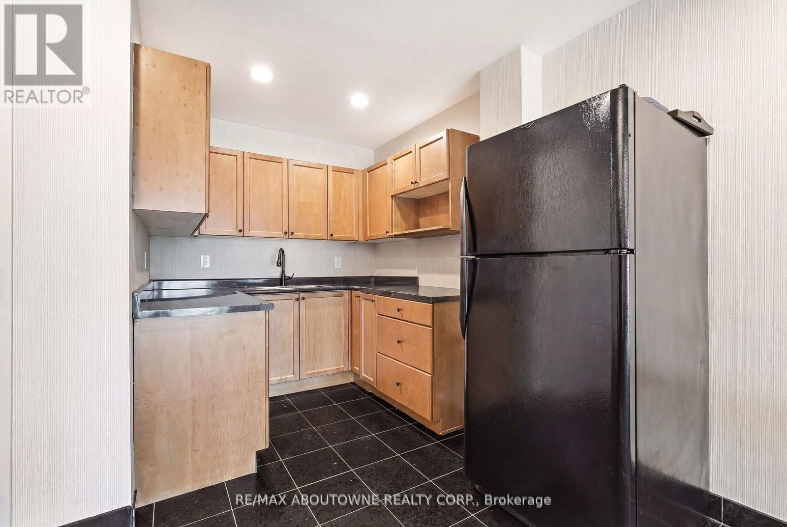 #209 2085 AMHERST HEIGHTS - 31