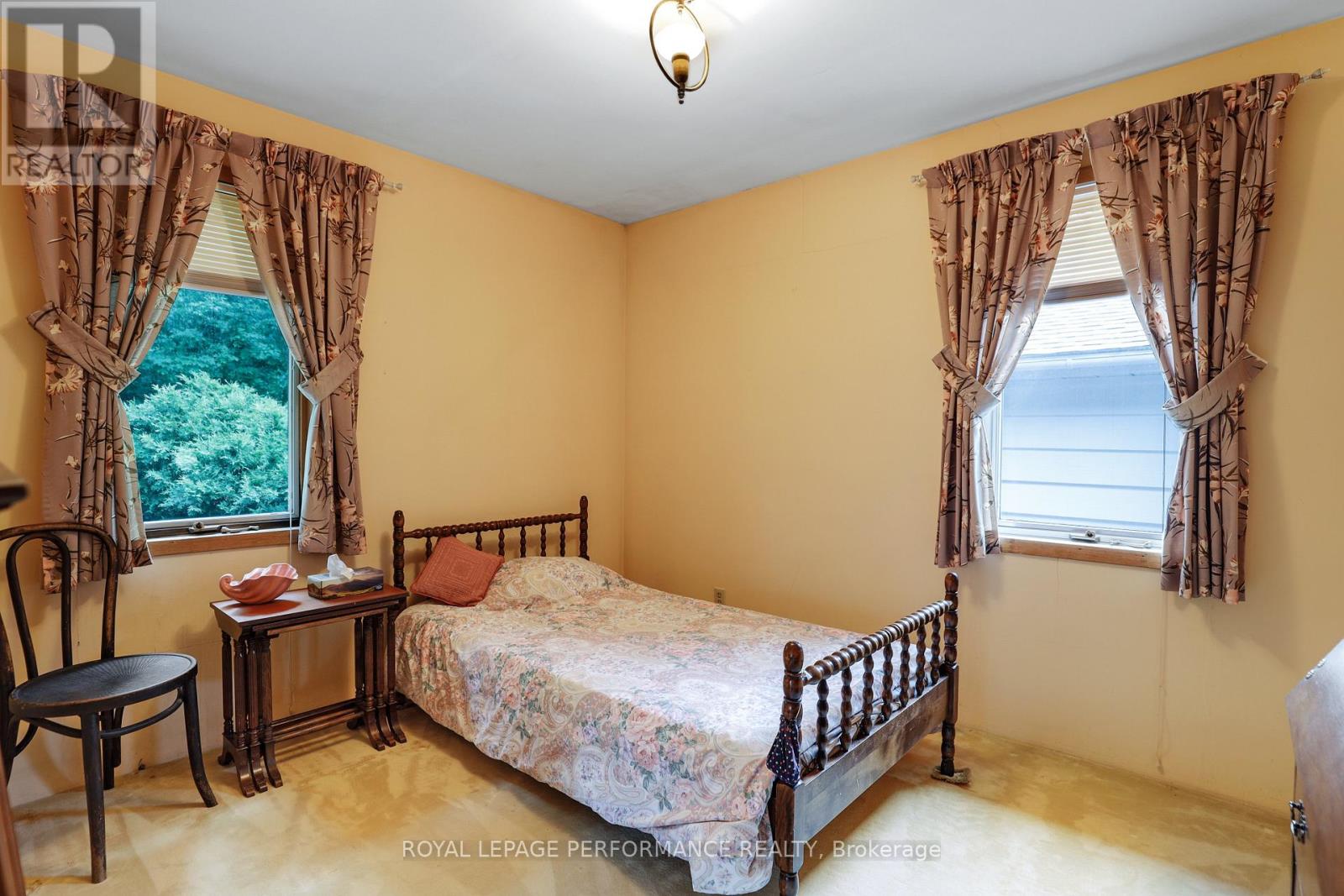 2061 FAIRBANKS AVENUE - 16
