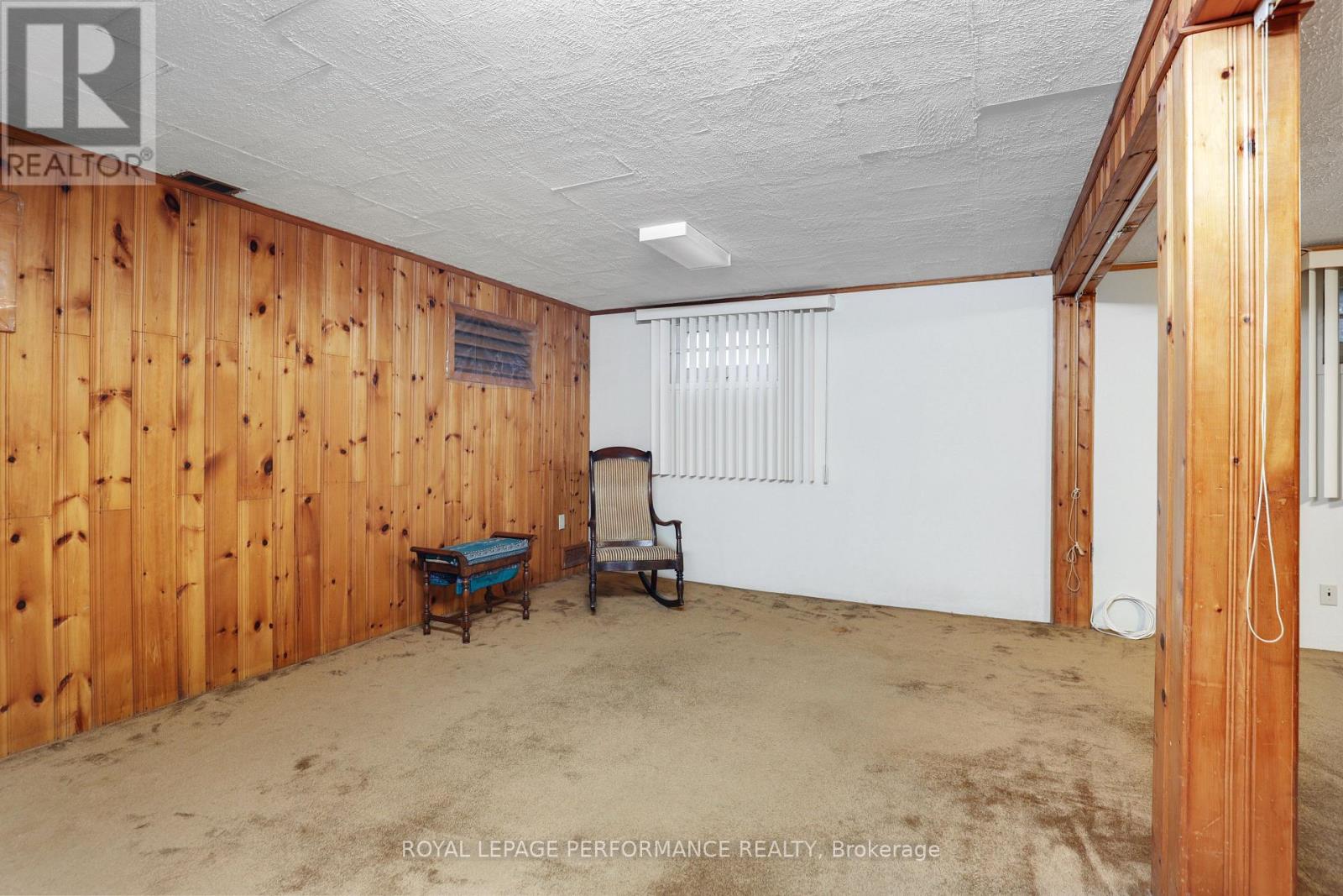 2061 FAIRBANKS AVENUE - 19