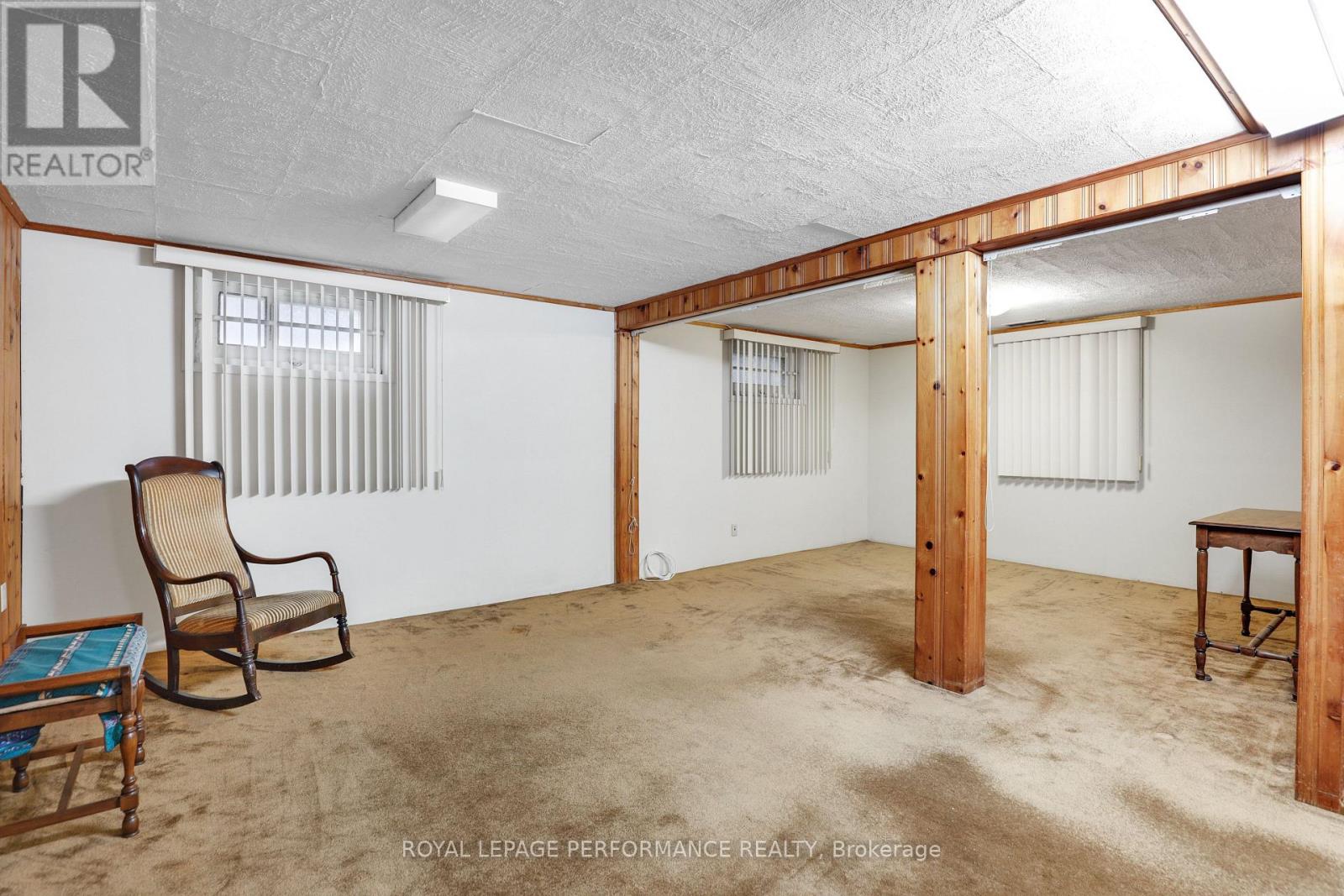 2061 FAIRBANKS AVENUE - 21