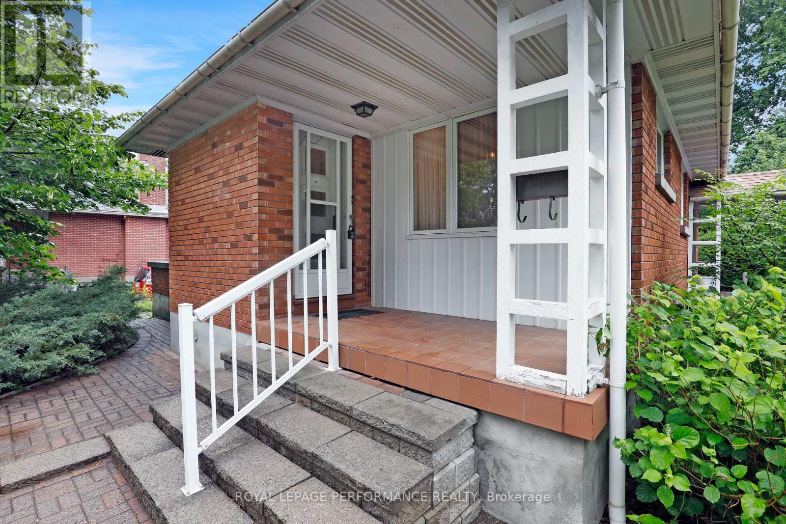2061 FAIRBANKS AVENUE - 4