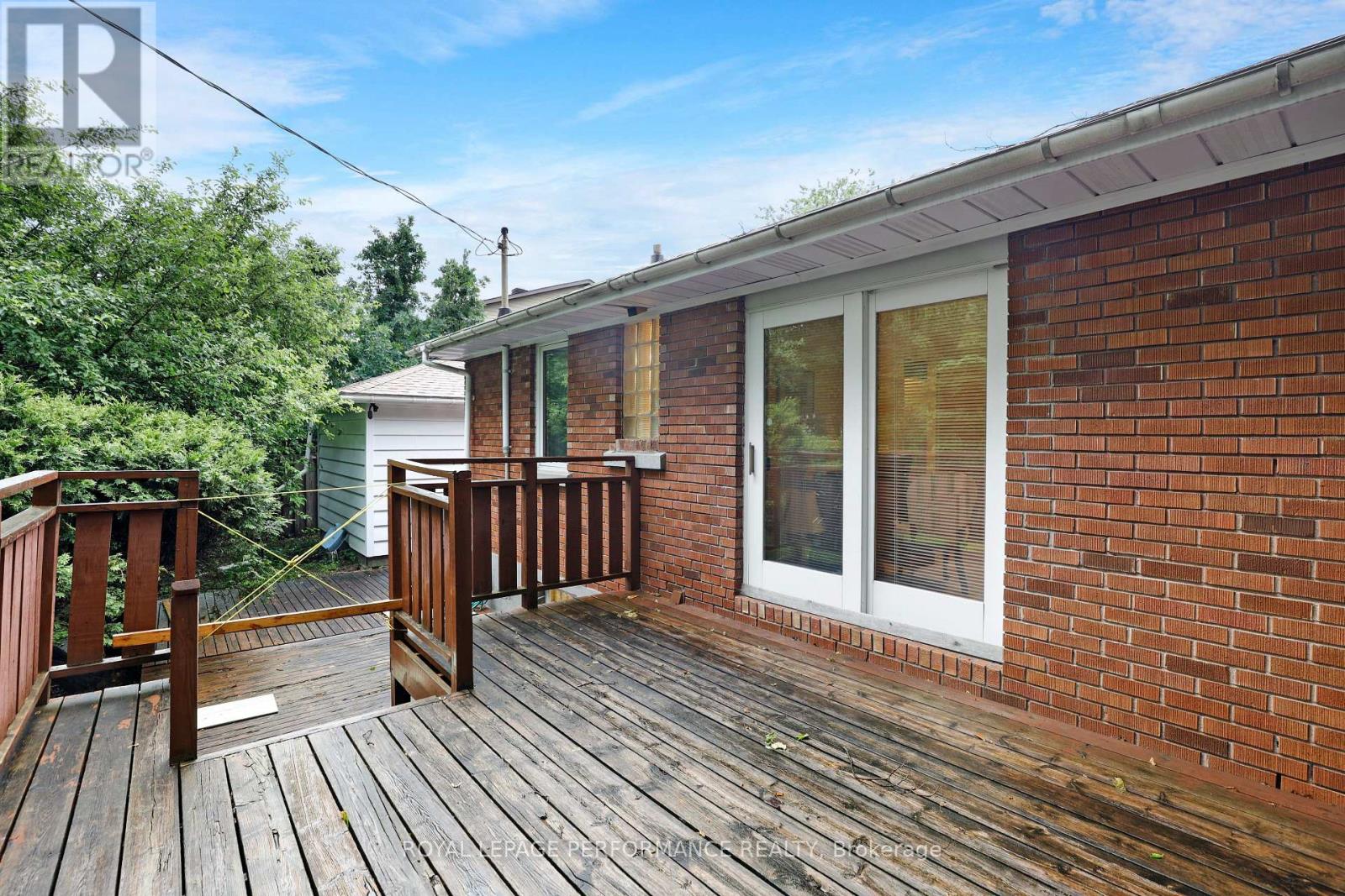 2061 FAIRBANKS AVENUE - 25