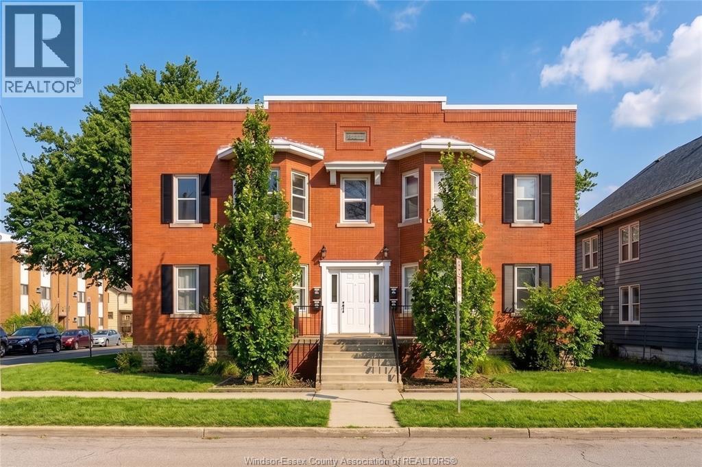 485 LOUIS AVENUE - 1