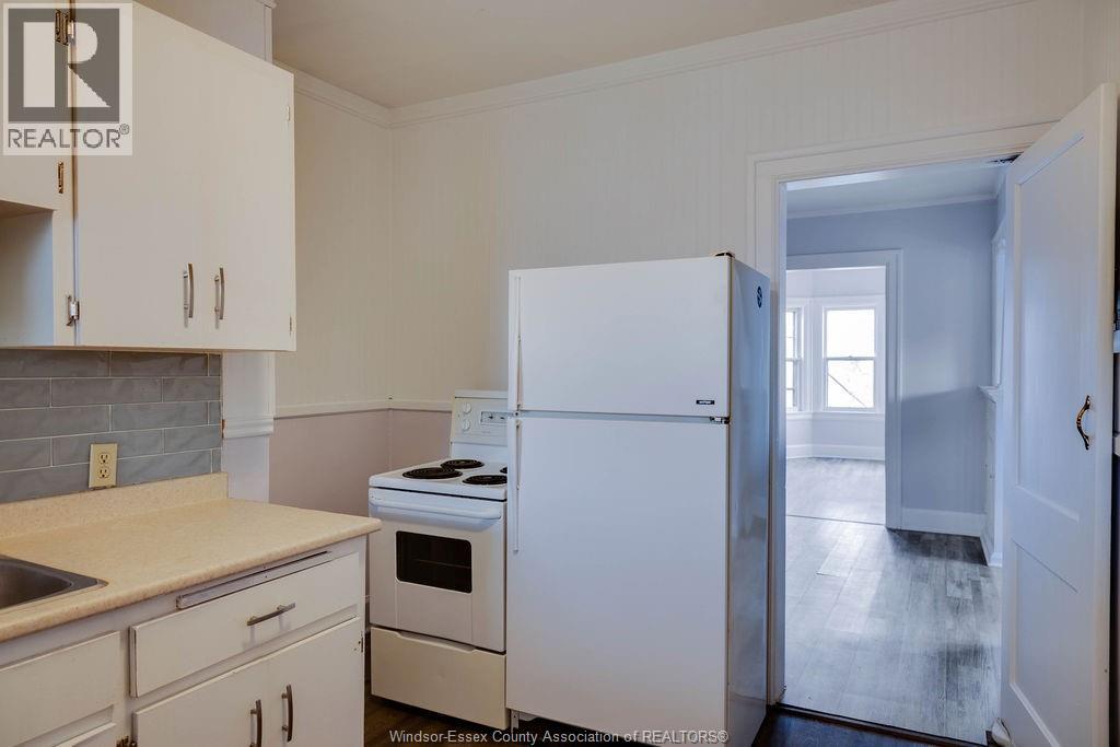 485 LOUIS AVENUE - 10