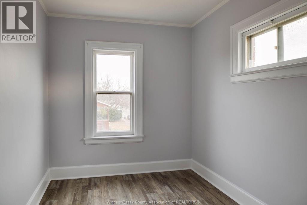 485 LOUIS AVENUE - 11
