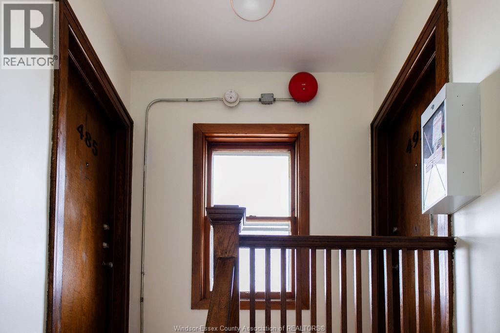 485 LOUIS AVENUE - 18