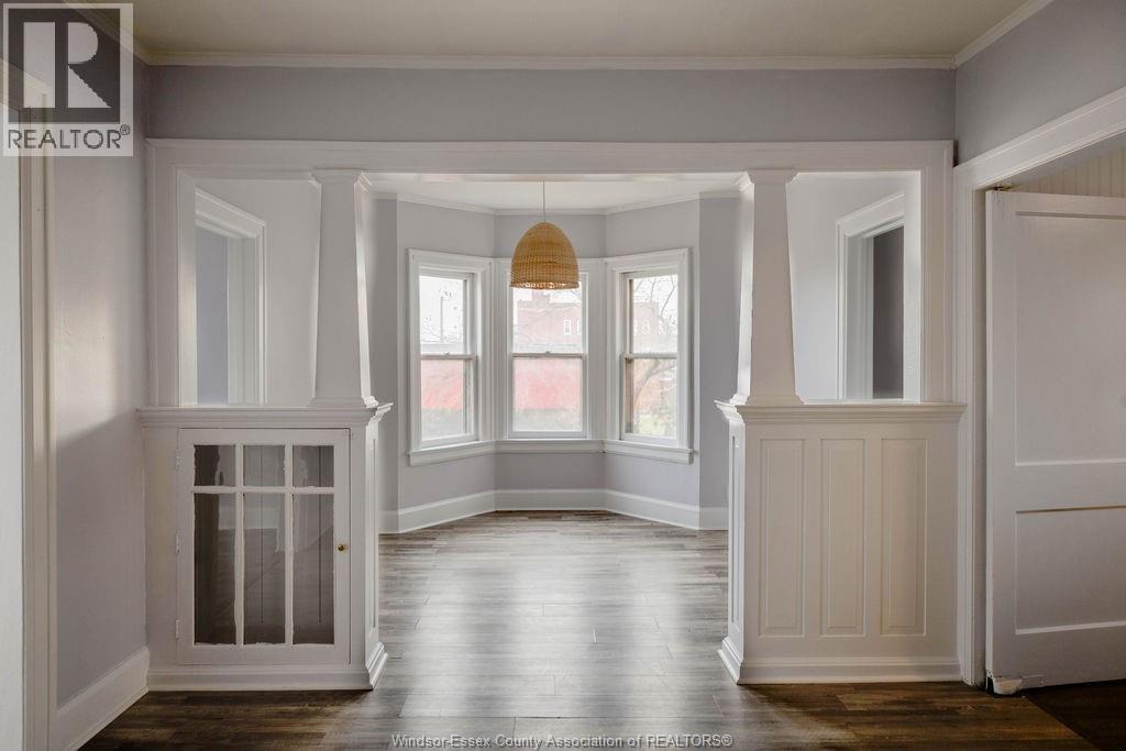 485 LOUIS AVENUE - 7