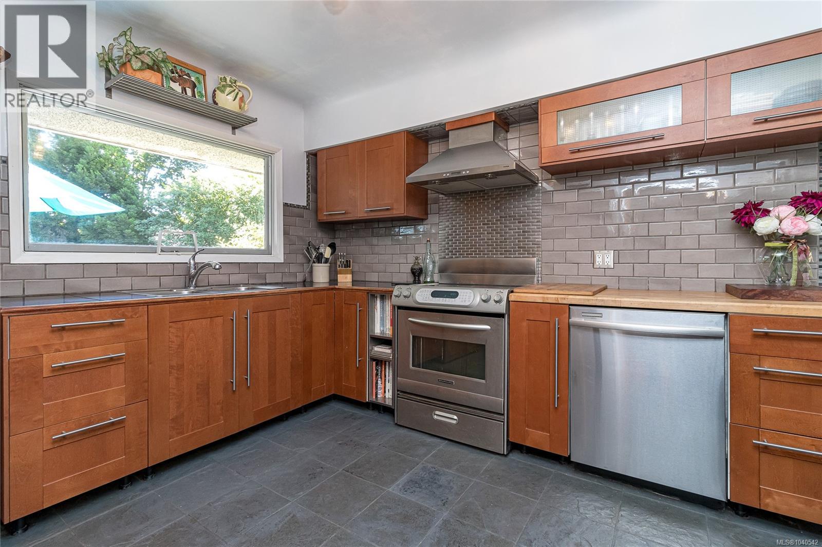 2945 Dysart Rd, Saanich