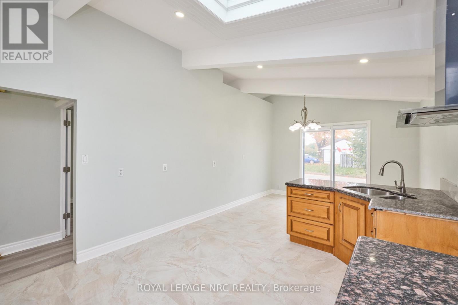 6673 HUGGINS STREET - 27