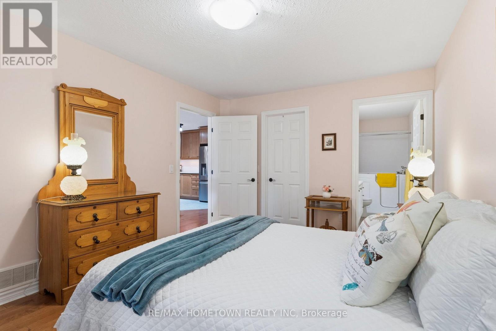 155 STEACY GARDENS - 18