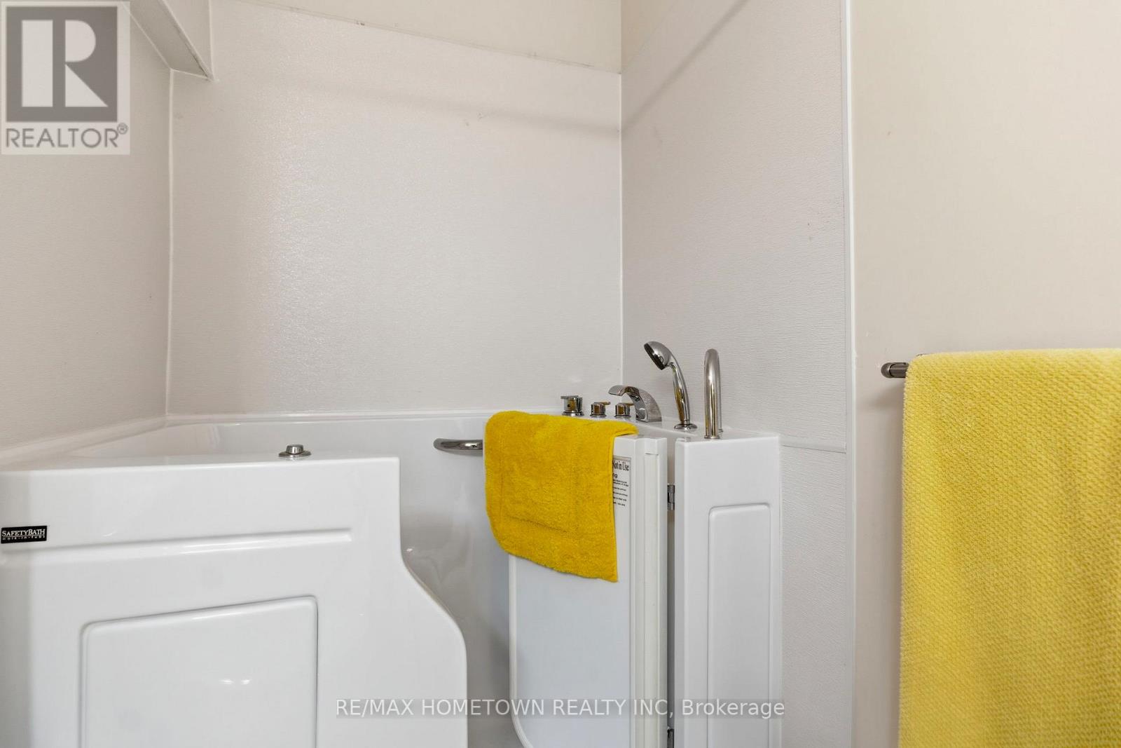 155 STEACY GARDENS - 21