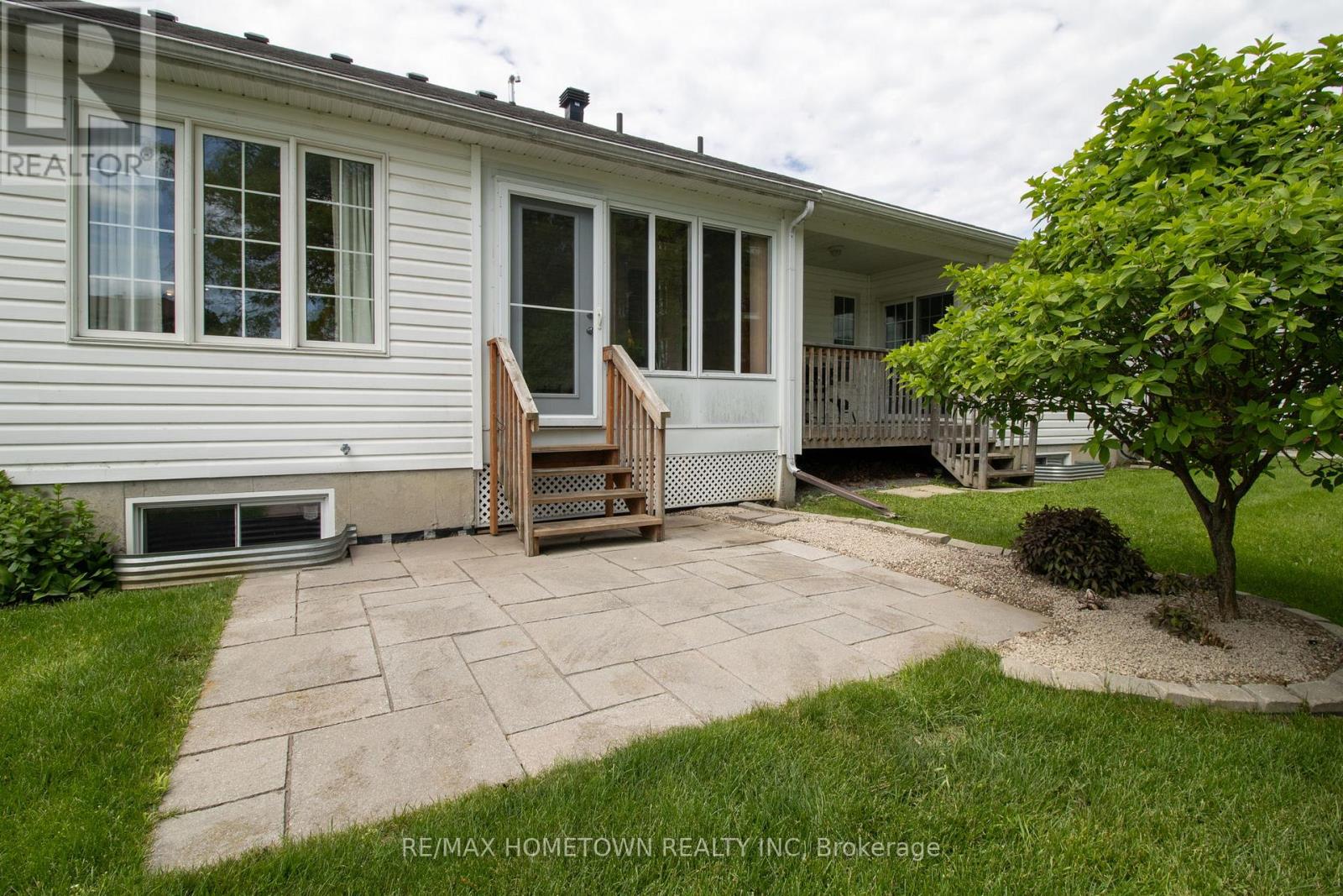 155 STEACY GARDENS - 31