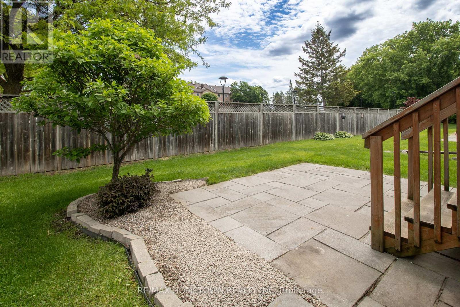 155 STEACY GARDENS - 32
