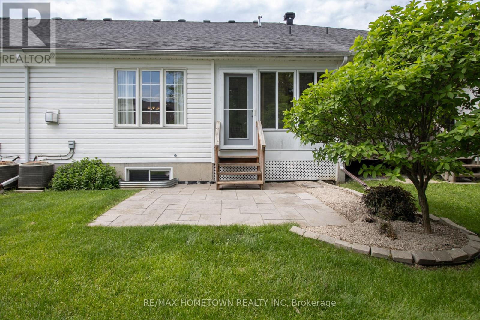 155 STEACY GARDENS - 33