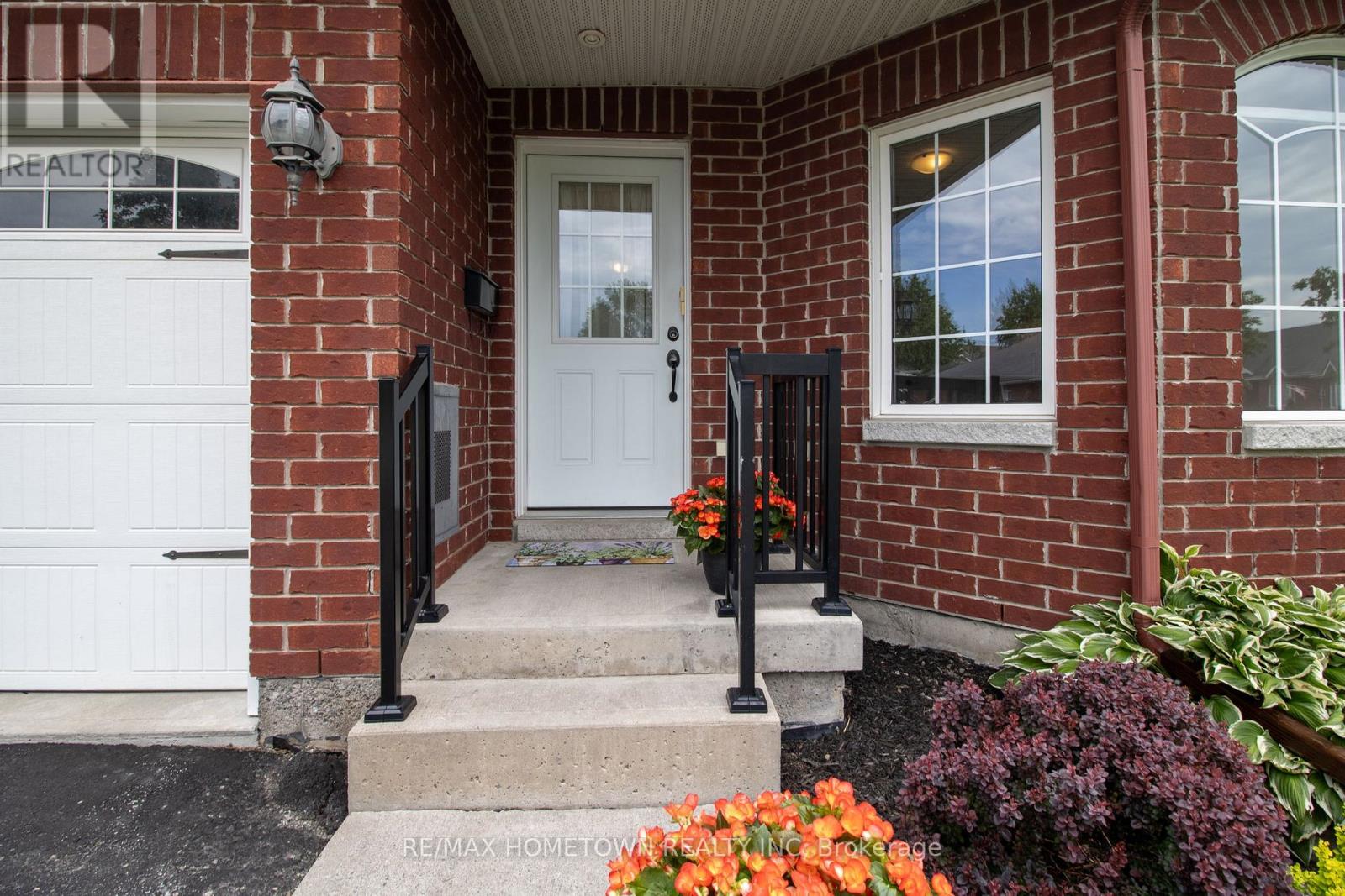 155 STEACY GARDENS - 34