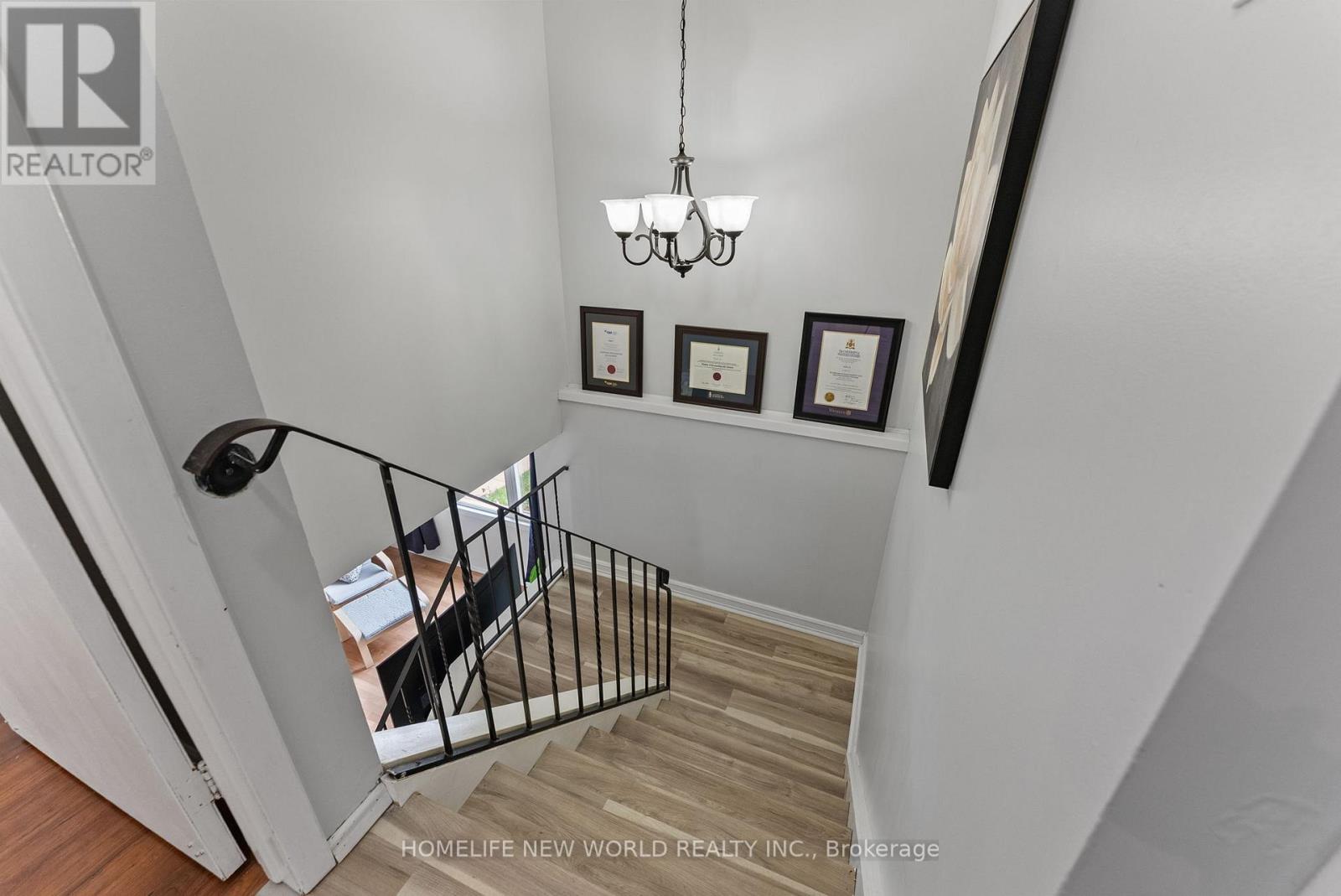 1445 ALDERSBROOK ROAD - 18