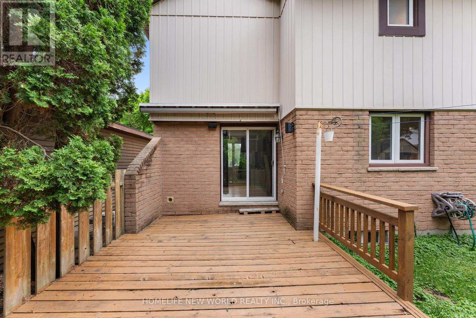 1445 ALDERSBROOK ROAD - 39