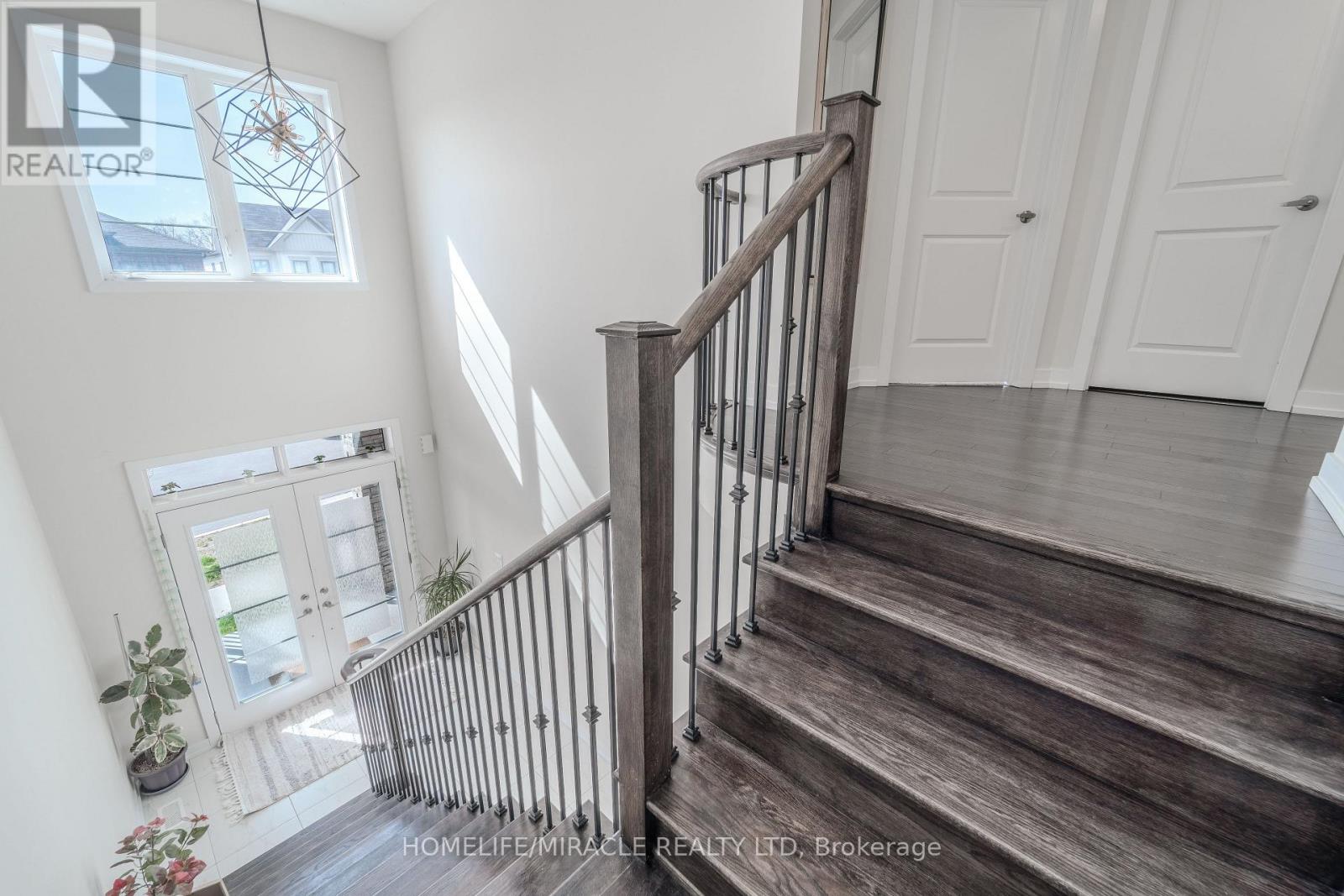 22 SANTOS DRIVE - 16