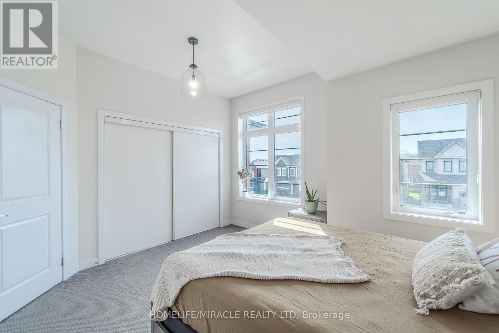 22 SANTOS DRIVE - 18