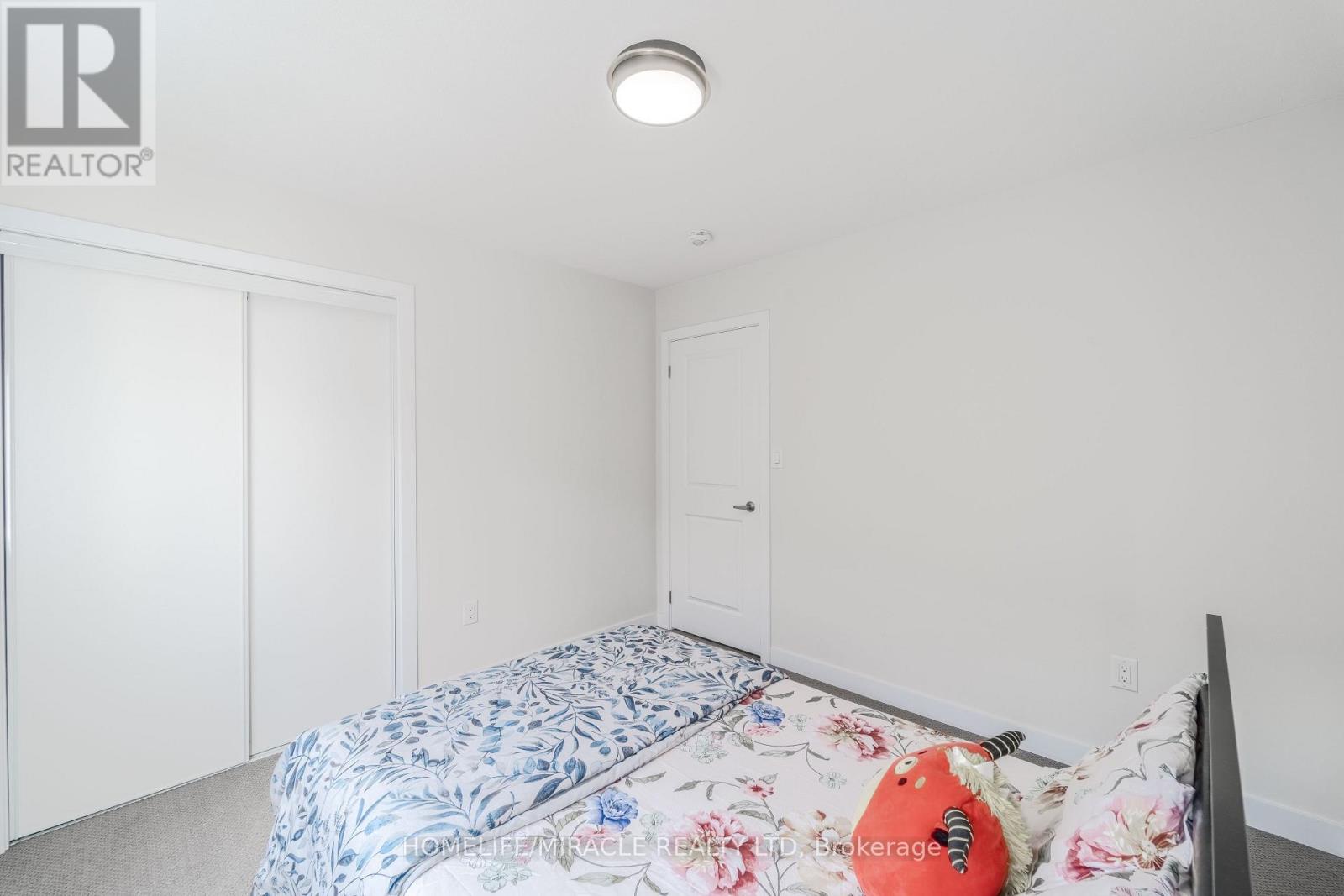 22 SANTOS DRIVE - 21