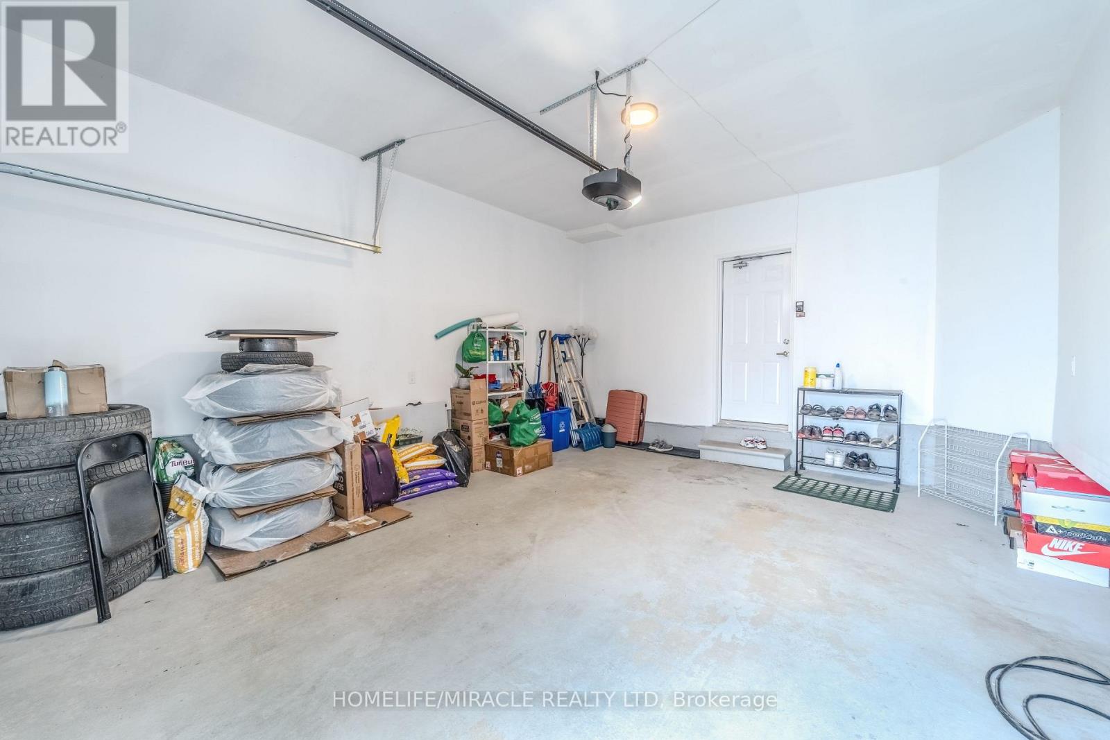 22 SANTOS DRIVE - 36