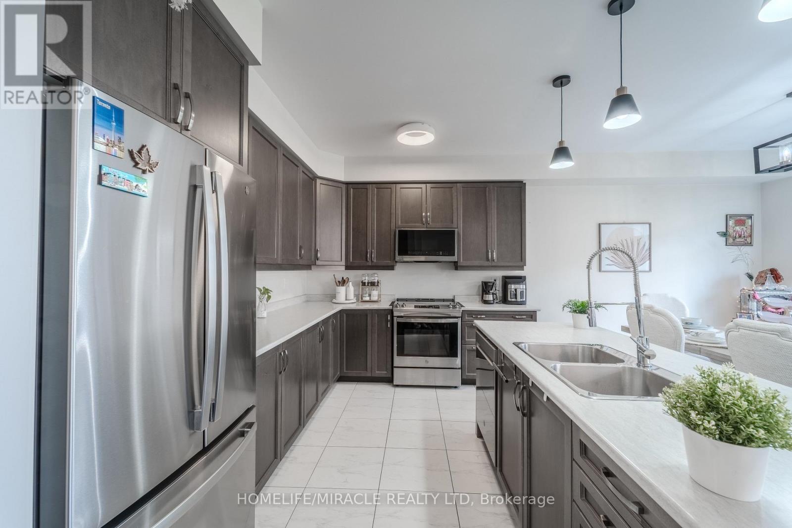 22 SANTOS DRIVE - 9