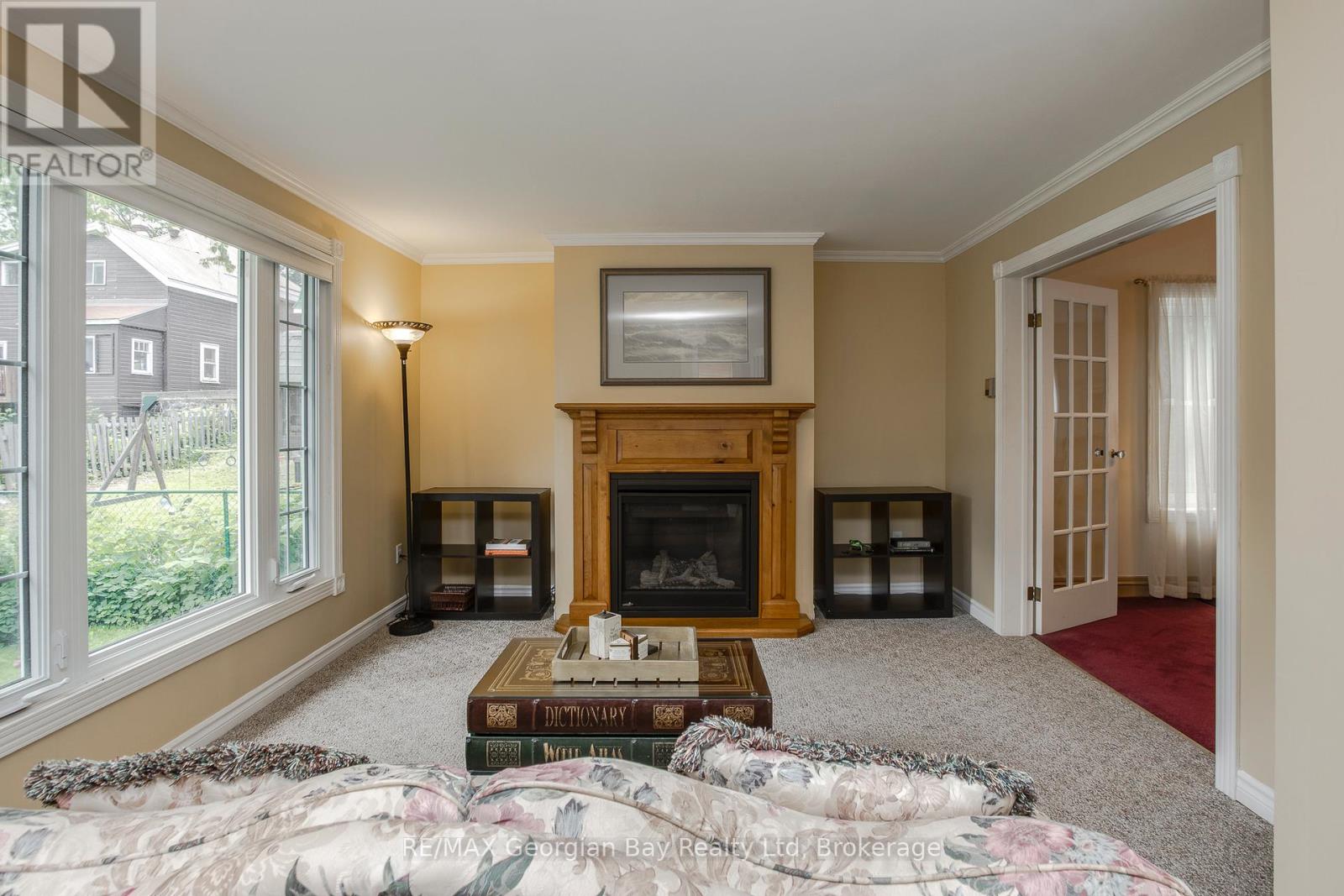 423 ELLEN STREET - 10