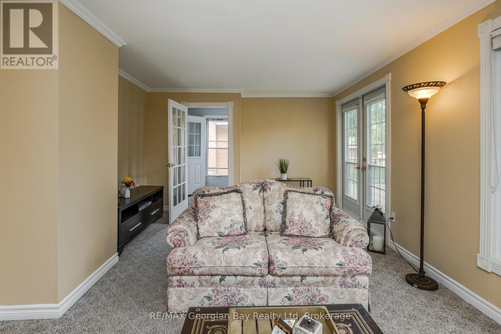 423 ELLEN STREET - 11