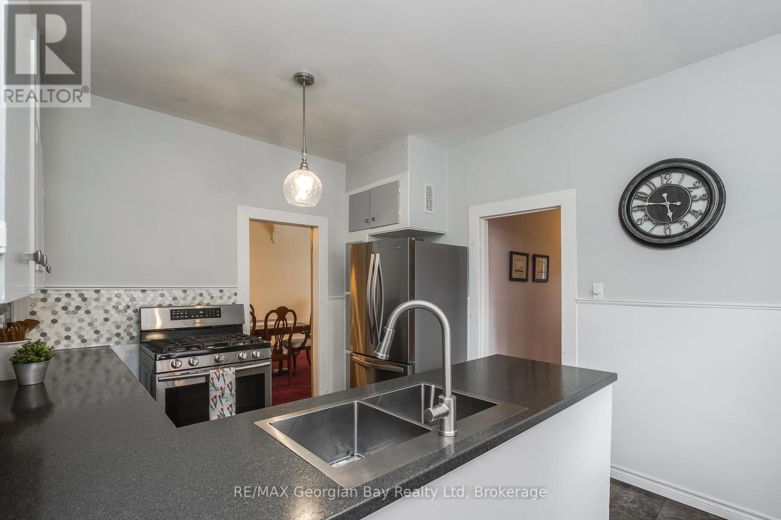 423 ELLEN STREET - 13