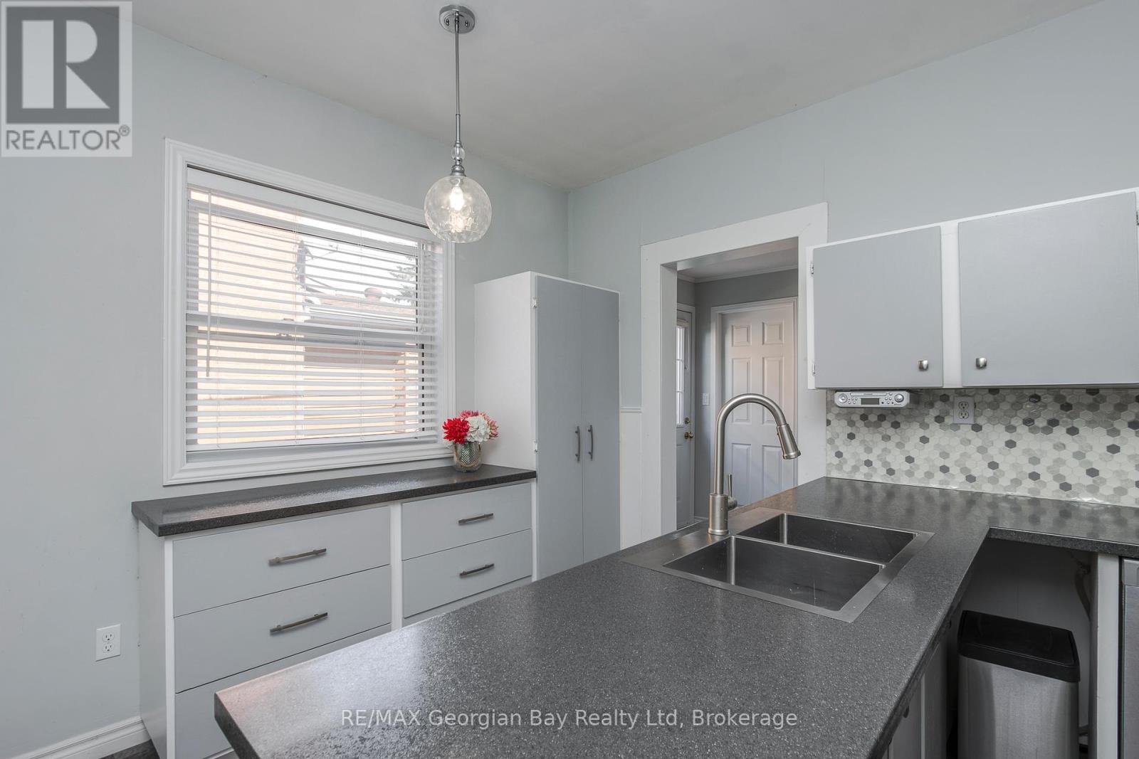 423 ELLEN STREET - 15