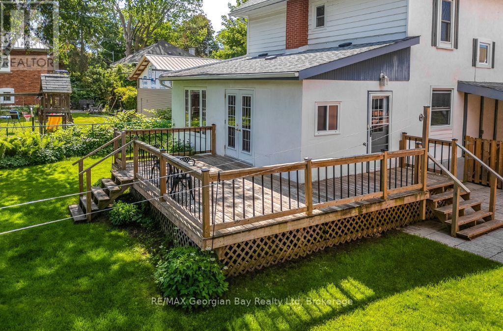 423 ELLEN STREET - 4