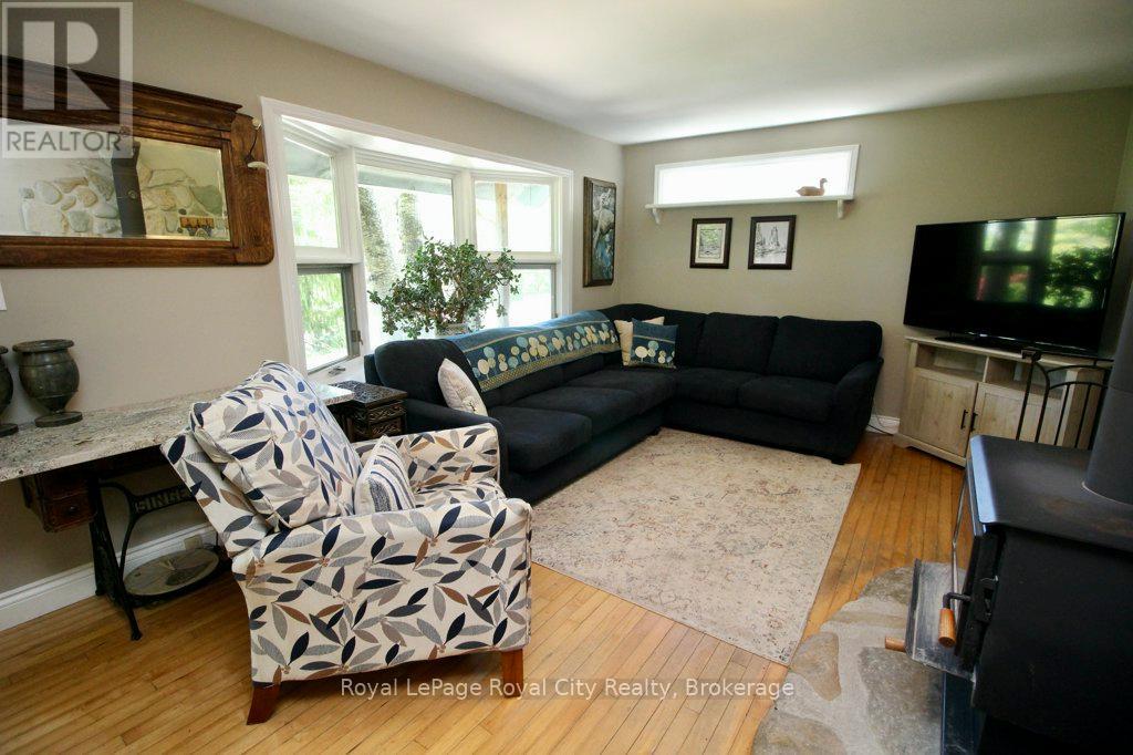 11 SHORELINE DRIVE - 11