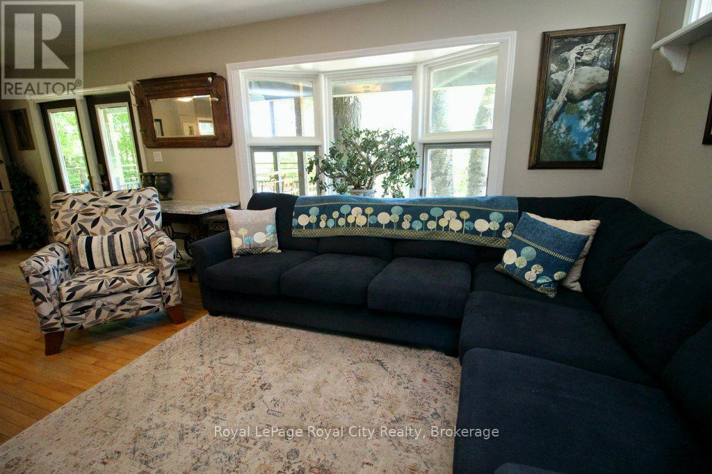 11 SHORELINE DRIVE - 12