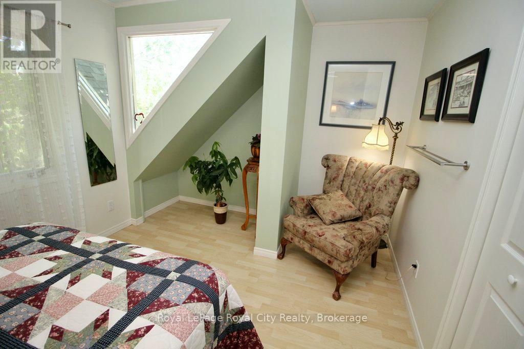 11 SHORELINE DRIVE - 25