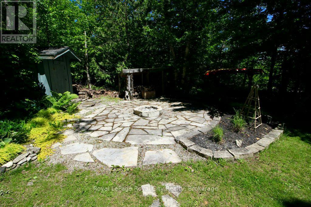11 SHORELINE DRIVE - 40