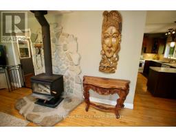 11 Shoreline Drive, Northern Bruce Peninsula, ON N0H1Z0 Photo 10