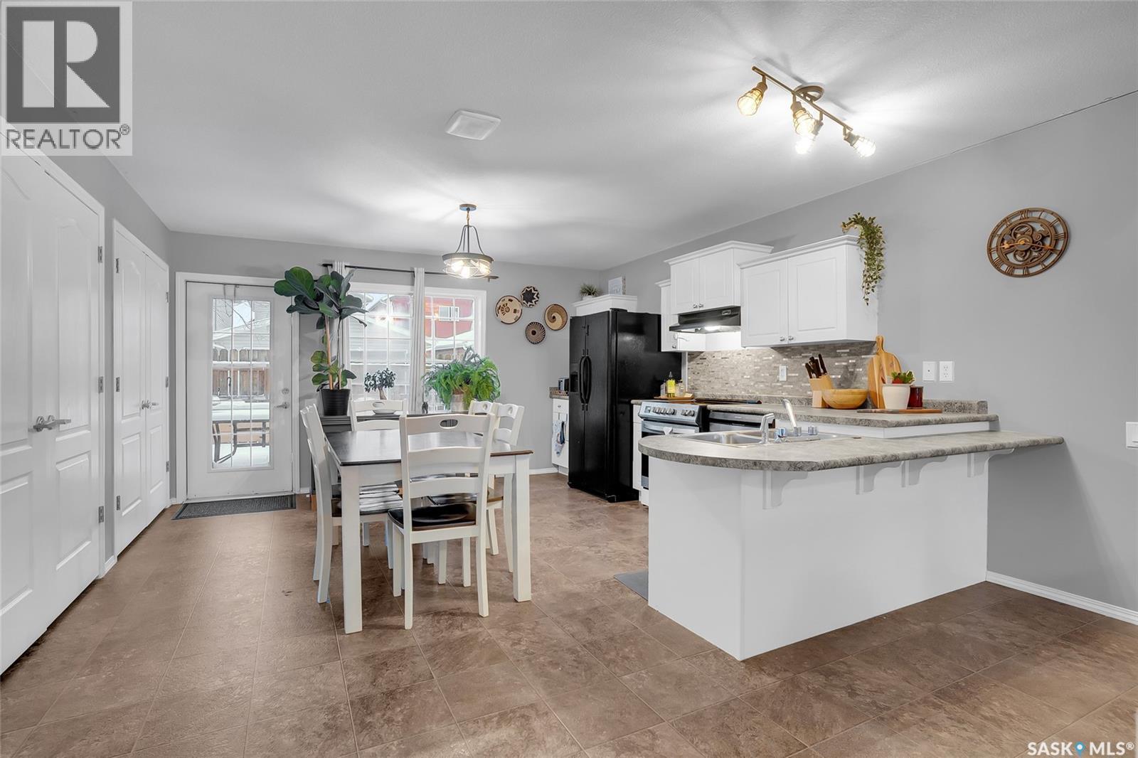 12 135 Keedwell STREET - photo 5