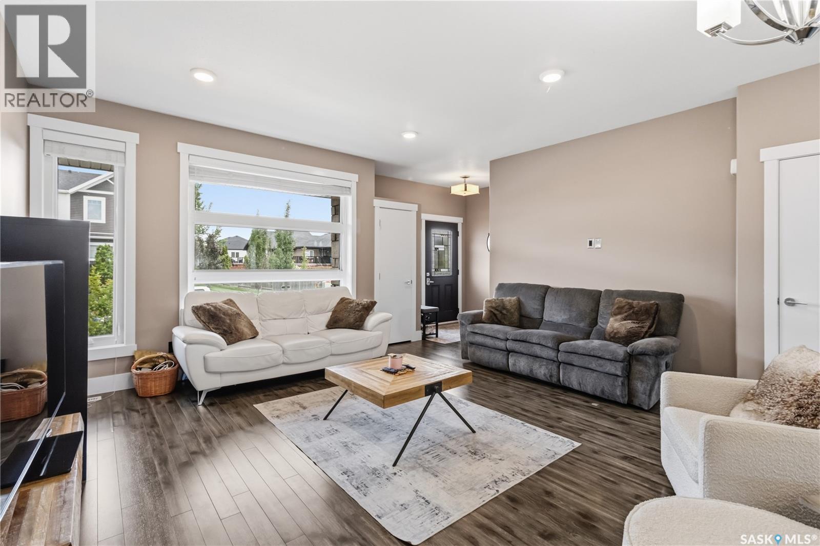 527 Kloppenburg CRESCENT - photo 3