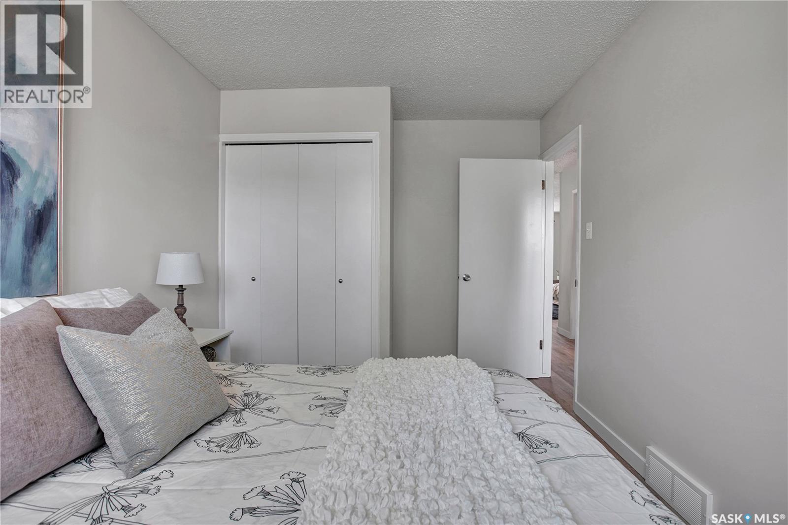 #2908-2910 Preston AVENUE S - 14