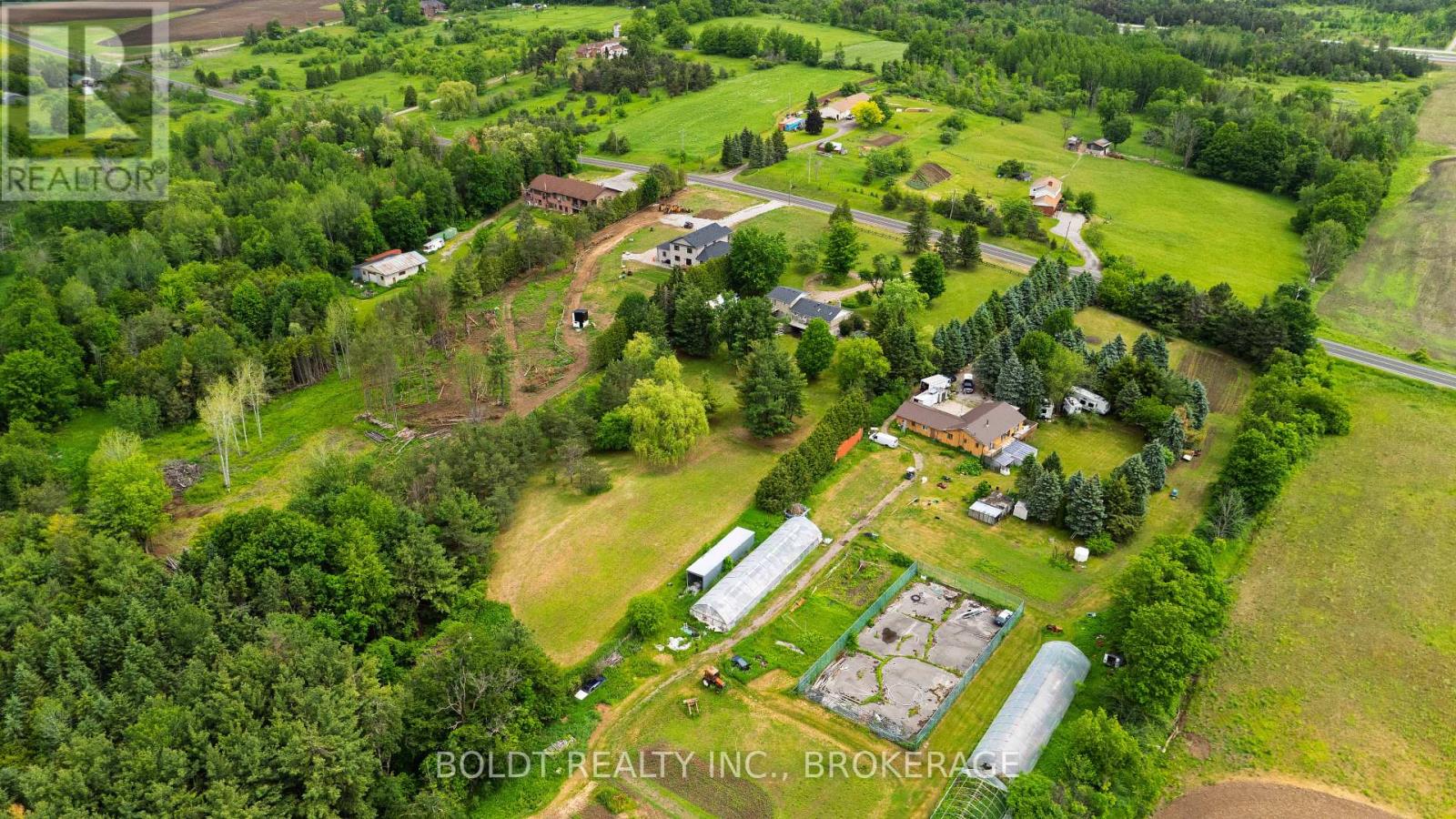 5832 5TH SIDE ROAD - 40