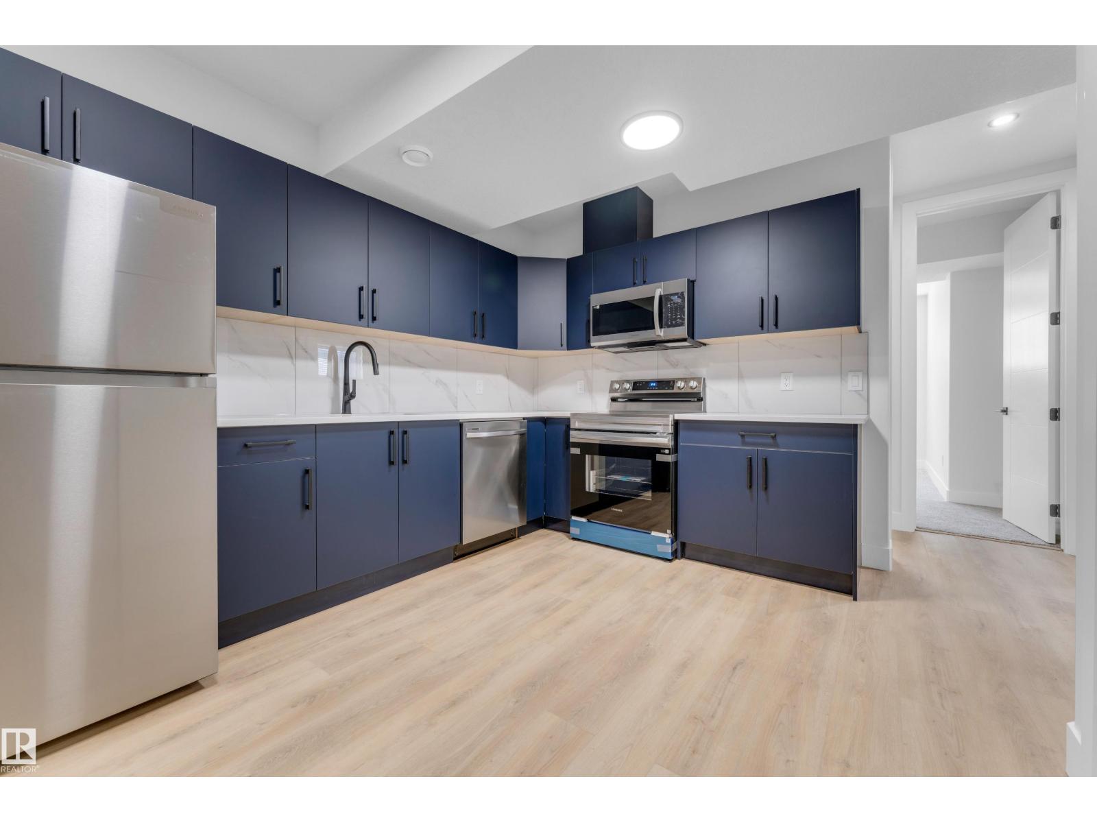 22803 80 AV NW - 36