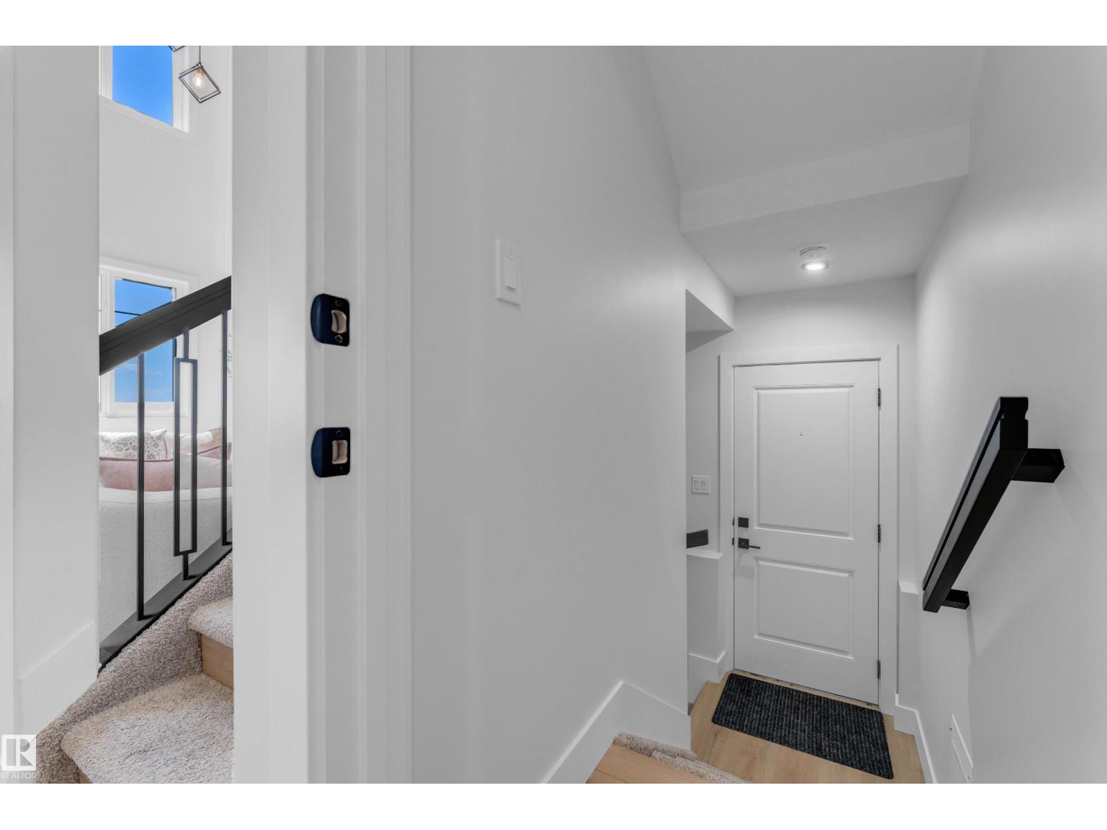 22803 80 AV NW - 44
